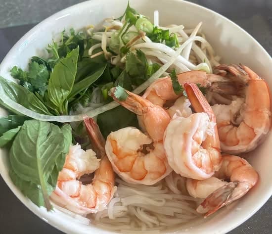 Pho Tom (Shrimp Pho).
